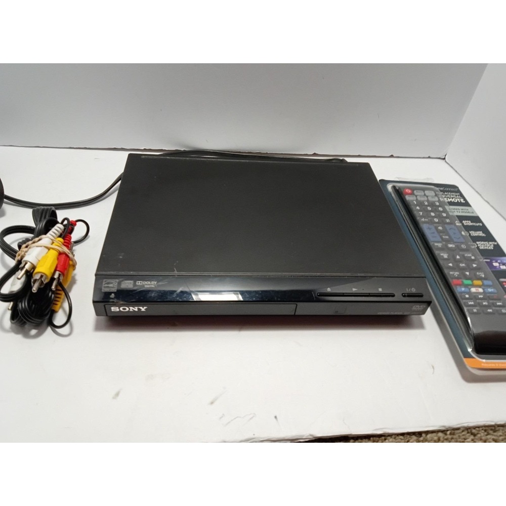 Sony DVP-SR201P DVD Player w remote and cables